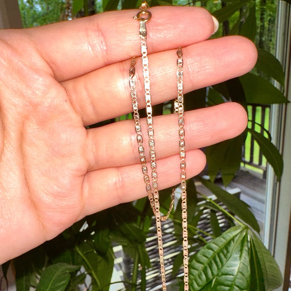 Elegant Gold Necklace for Women